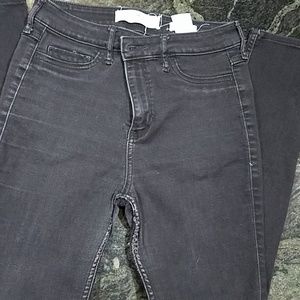 HOLLISTER BLACK HIGH RISE SUPER SKINNY